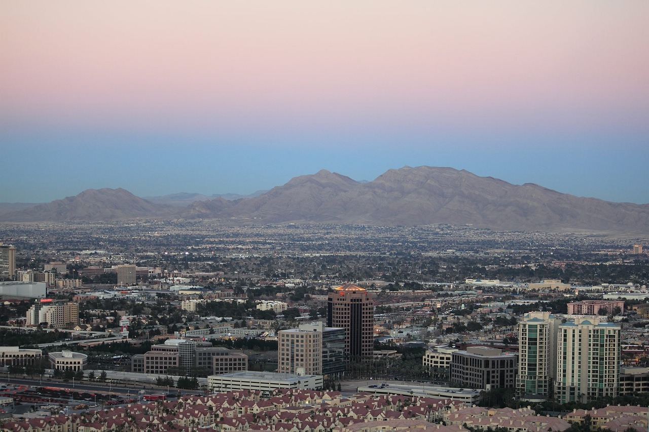Vista panorámica de Las Vegas y sus montañas